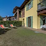 Oasis With Garden And Pool Desenzanoloft Official Partner Homes & By Marriott Bonvoy * Ντεζεντσάνο ντελ Γκάρντα