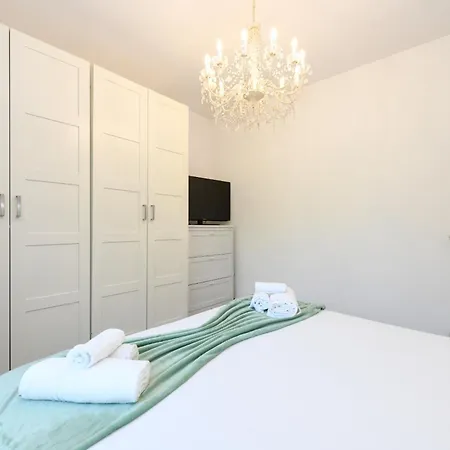 Oasis With Garden And Pool Desenzanoloft Official Partner Homes & By Marriott Bonvoy Appartement Desenzano del Garda