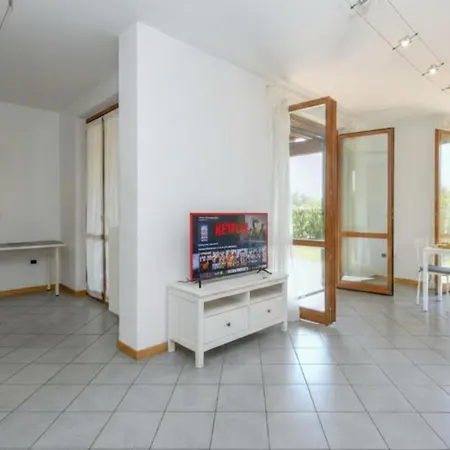 Oasis With Garden And Pool Desenzanoloft Official Partner Homes & By Marriott Bonvoy Apartmán