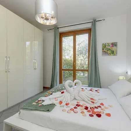 Oasis With Garden And Pool Desenzanoloft Official Partner Homes & By Marriott Bonvoy *