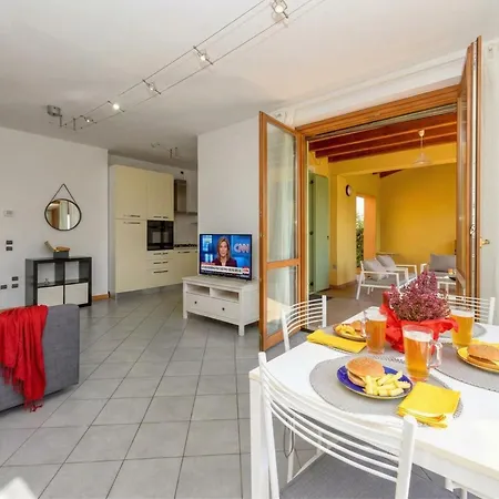 Oasis With Garden And Pool Desenzanoloft Official Partner Homes & By Marriott Bonvoy Διαμέρισμα Ντεζεντσάνο ντελ Γκάρντα